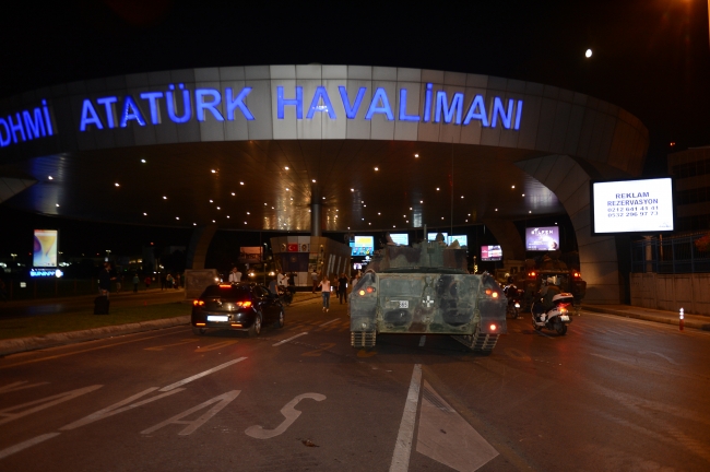 15 Temmuz'da Atatürk Havalimanı'nda neler yaşandı?